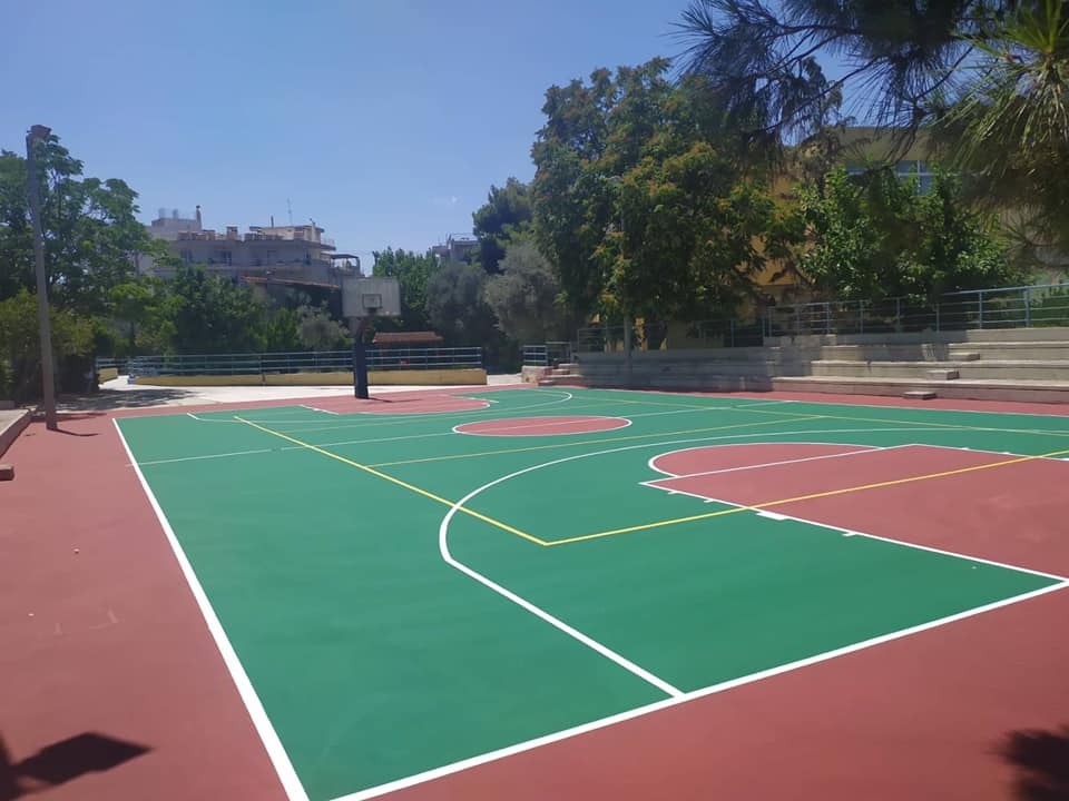 Ολοκληρώθηκε η ανάπλαση του προαυλίου του  1ου Δημοτικού Πεύκης