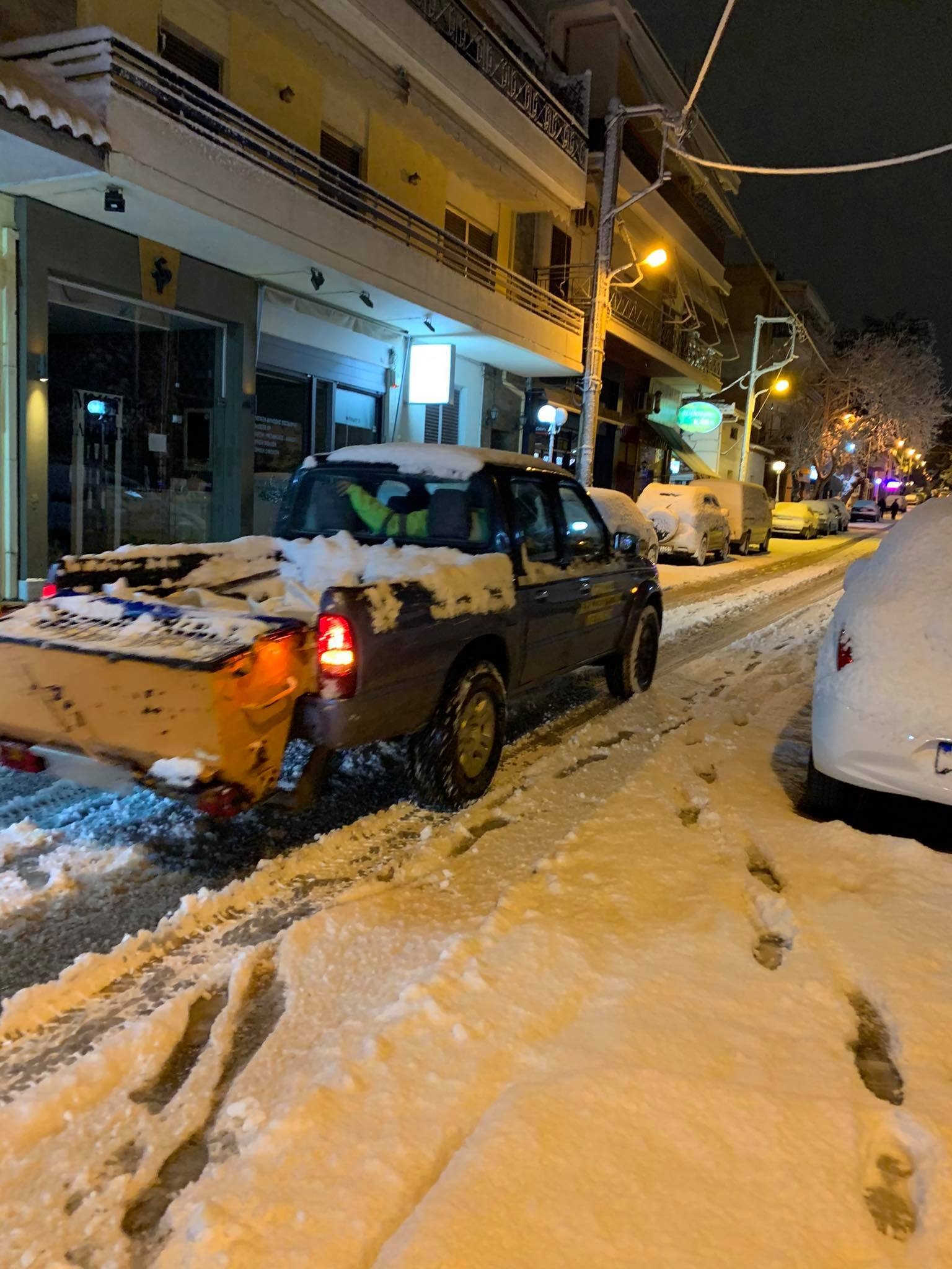Τα συνεργεία του Δήμου συνεχίζουν να επιχειρούν μέχρι να λυθούν όλα τα προβλήματα στην πόλη