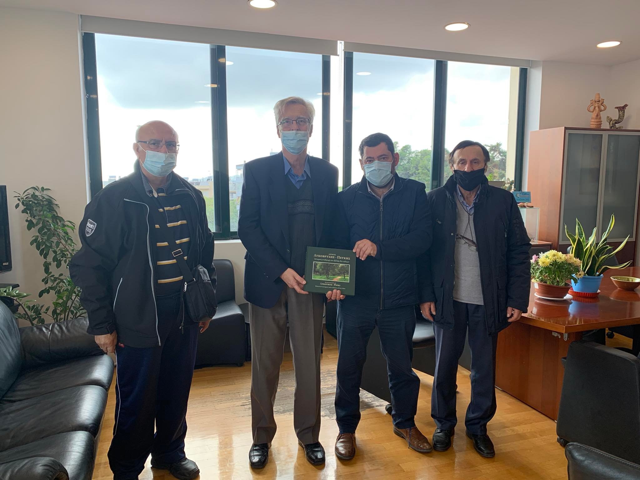 Εκπροσώπους του Συλλόγου Μικρασιατών και του Αριστοτέλη υποδέχθηκε ο Δήμαρχος
