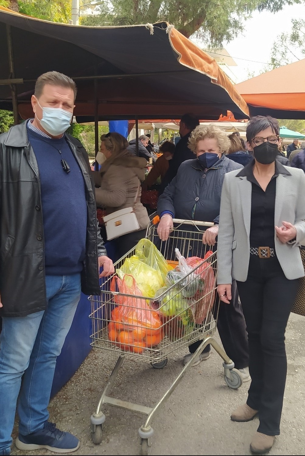 Η Γ’ Λαϊκή Αγορά Aθηνών ενισχύει το Κοινωνικό Παντοπωλείο
