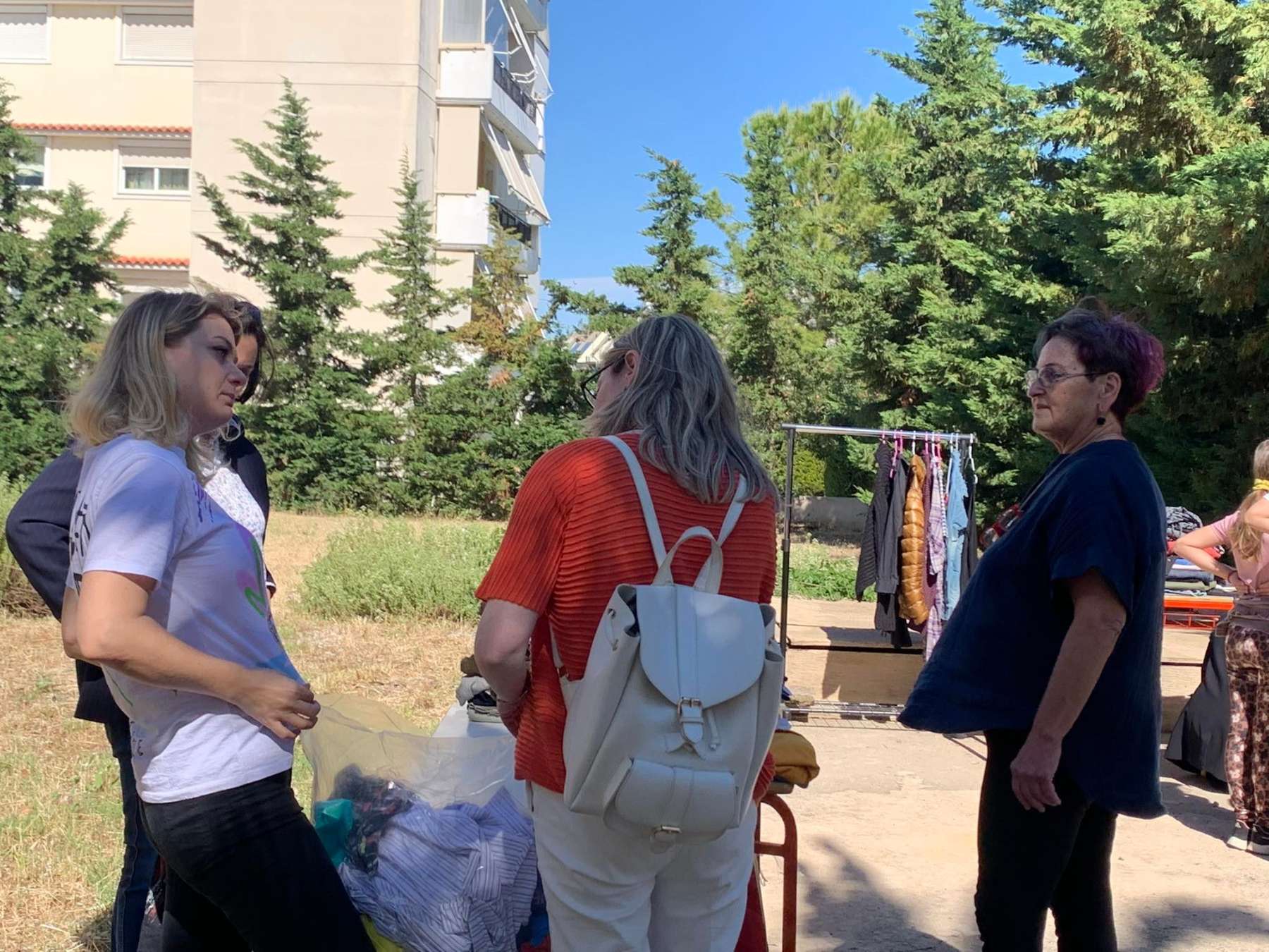 Με επιτυχία πραγματοποιήθηκε το 1ο Bazaar ανταλλαγής ρούχων στη Δημοτική Βιβλιοθήκη στο πλαίσιο του έργου Uptextile