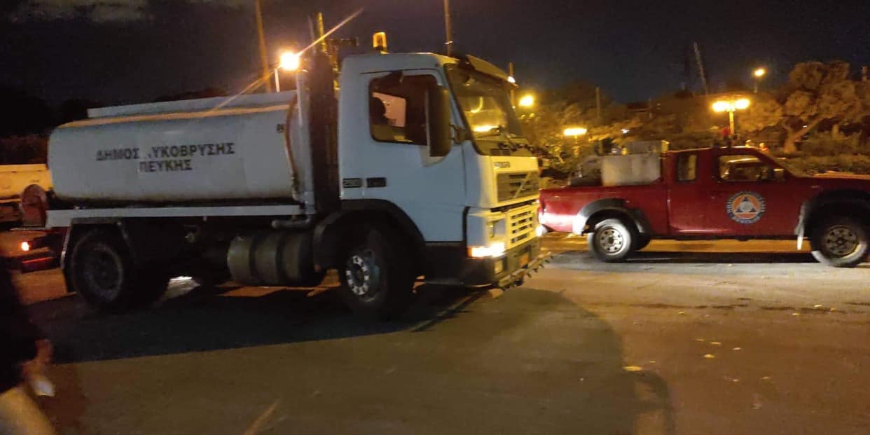 Με ένα υδροφόρο όχημα συμμετείχε στην κατάσβεση της πυρκαγιάς της Πεντέλης ο Δήμος