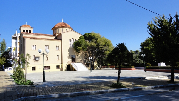 Στις λατρευτικές εκδηλώσεις στη μνήμη του Αγίου Παντελεήμονος στην Πεύκη ο Δήμαρχος