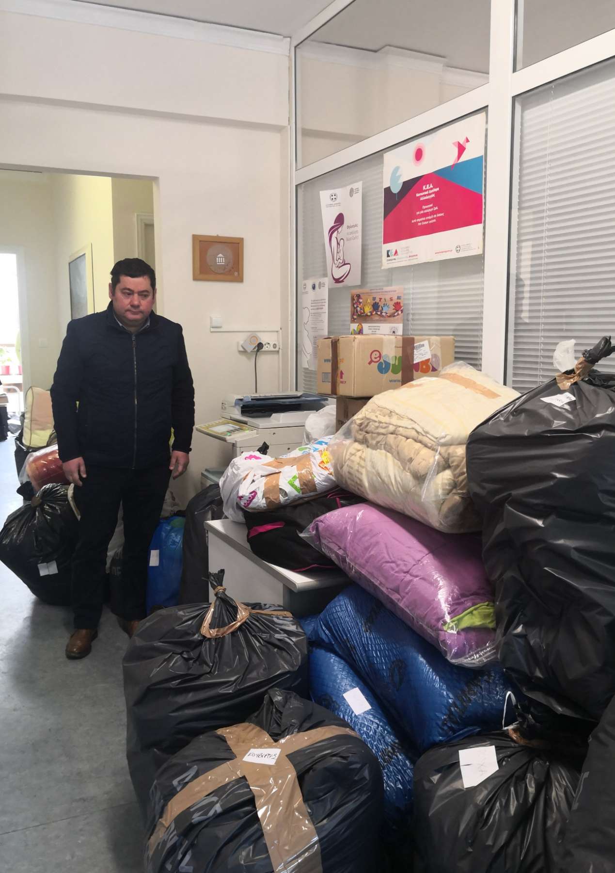 Συγκινητική η συμμετοχή στη δράση Φορέων Αυτοδιοίκησης και του ΟΛΟΙ ΜΑΖΙ ΜΠΟΡΟΥΜΕ για τους σεισμοπλήκτους Τουρκίας και Συρίας