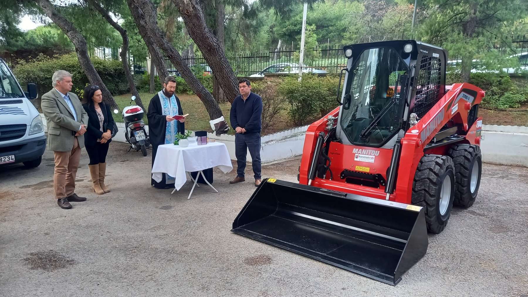 Ένα νέο μηχάνημα έργου προστίθεται στον στόλο του Δήμου Λυκόβρυσης- Πεύκης