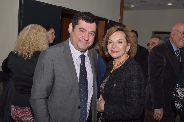 Επίτιμη Δημότης Λυκόβρυσης- Πεύκης η Ελένη Γλύκατζη- Αρβελέρ