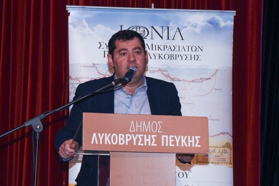 Συγκίνηση για την Πόλη, την Ίμβρο και την Τένεδο στο Δημοτικό Θέατρο Πεύκης