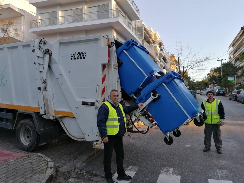 Νέοι μπλε κάδοι για έναν ακόμη πιο πράσινο και καθαρό Δήμο