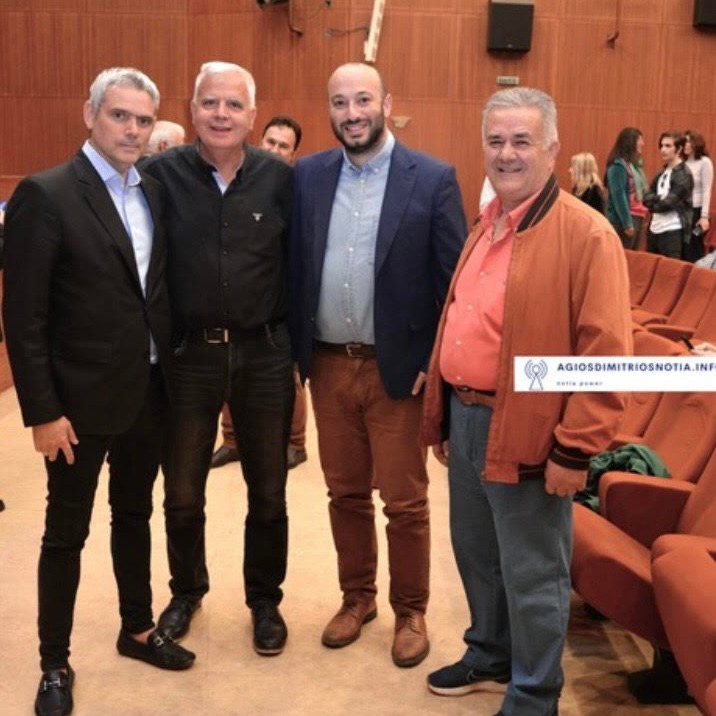 «Επιστρέφοντες πολίτες» Μια εξαιρετική θεατρική παράσταση με τίτλο : Επιστρέφοντες Πολίτες