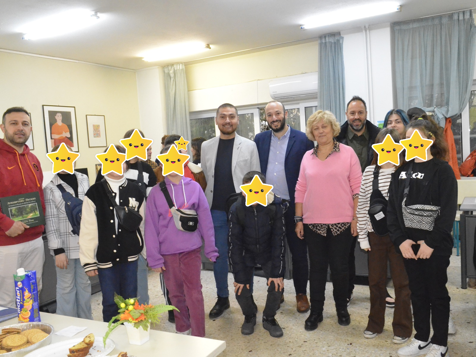 Τελετή αποχαιρετισμού Τούρκων μαθητών στο Γυμνάσιο Λυκόβρυσης παρουσία του δημάρχου Λυκόβρυσης – Πεύκης, Μάριου Ψυχάλη